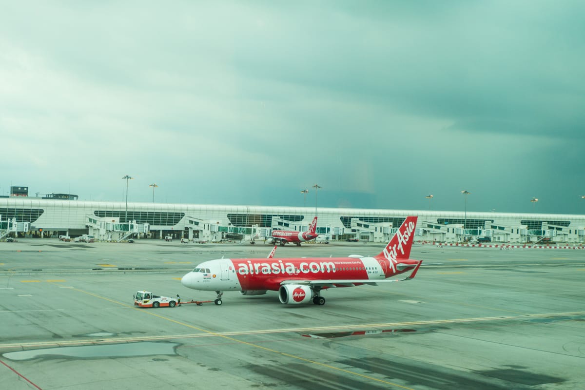 Delhi Airport Campaign Creates Bold Brand Presence