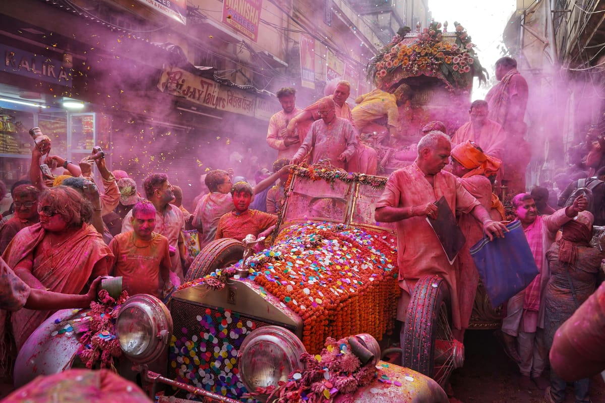 Why India’s Festive Ad Surge is the Ultimate OOH Marketing Opportunity